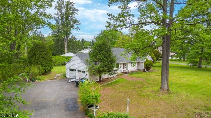 108 Midwood Way - Photo 1