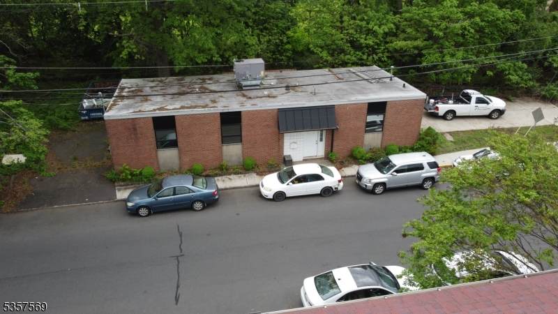 222 Valley Rd - Photo 1