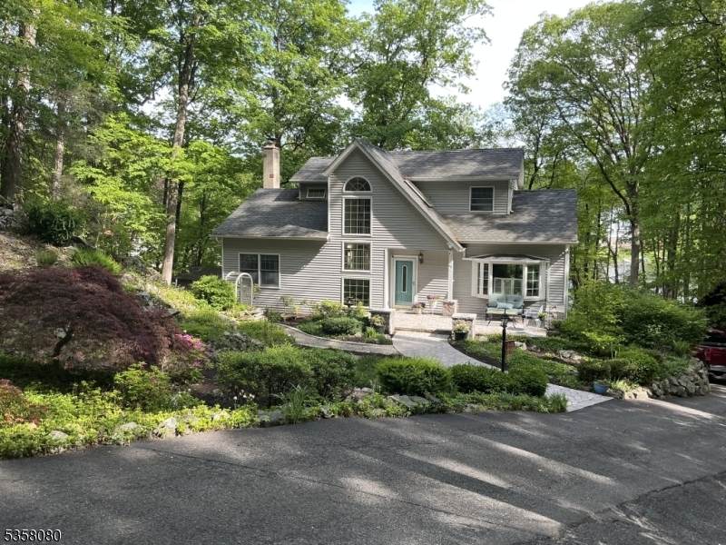 48 Hemlock Ave - Photo 1