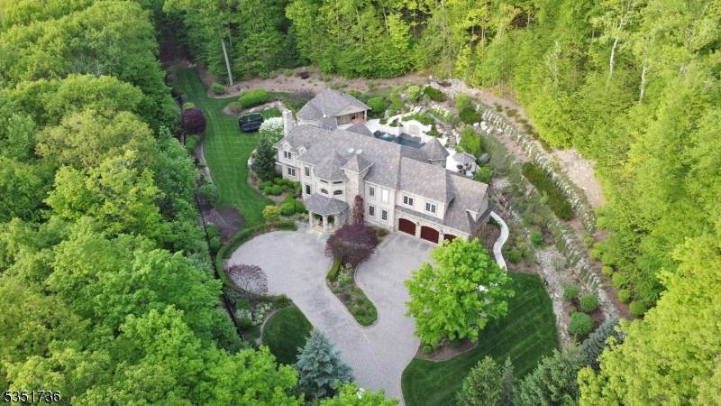 22 Nottingham Ct - Photo 1