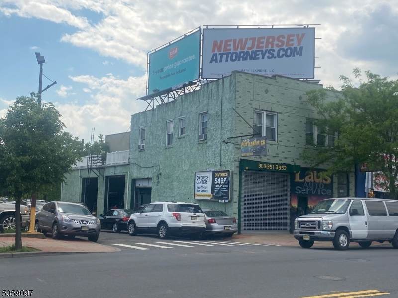 1038 Elizabeth Ave - Photo 1