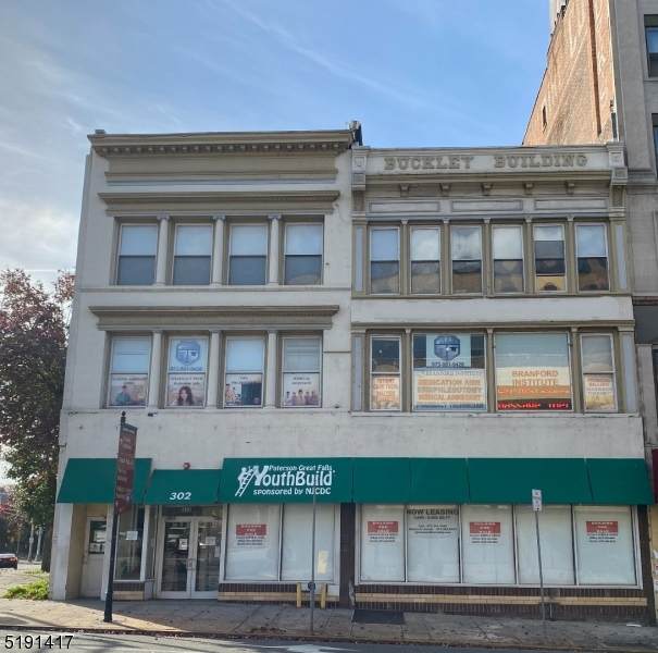 302 Main St - Photo 1
