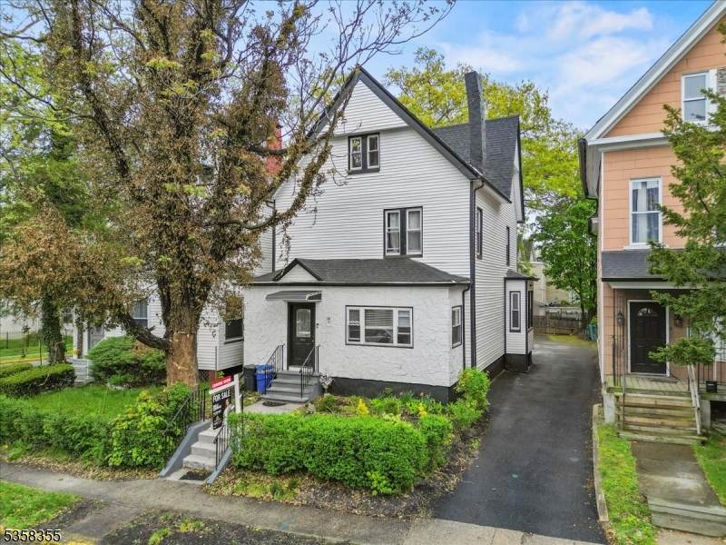 104 Hollywood Ave - Photo 1