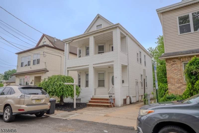 16 Faber Pl - Photo 1