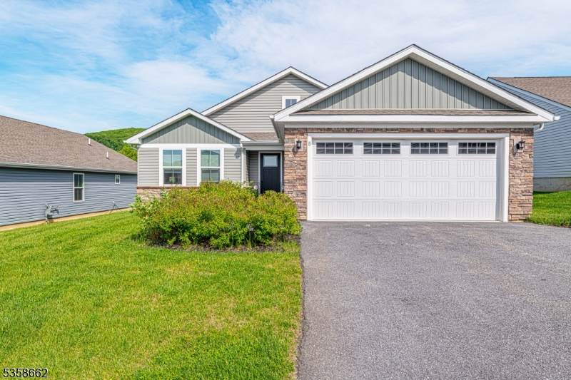 8 Lam Dr - Photo 1
