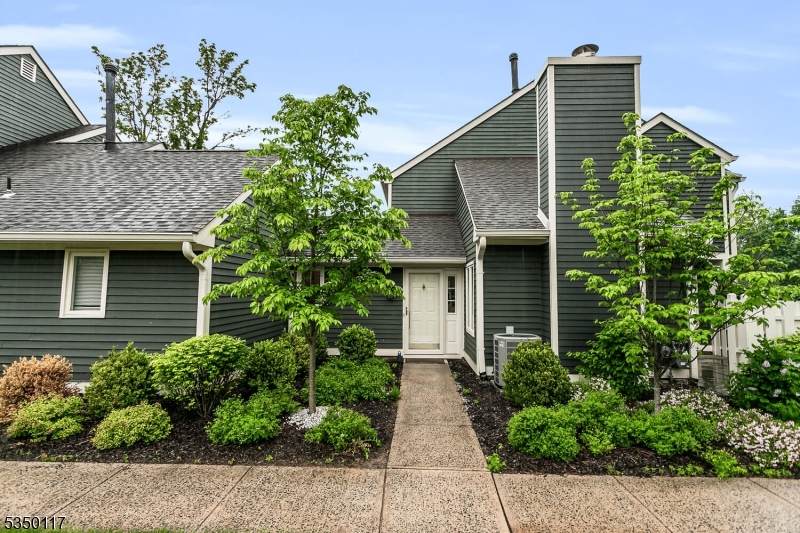 14 Village Dr - Photo 1