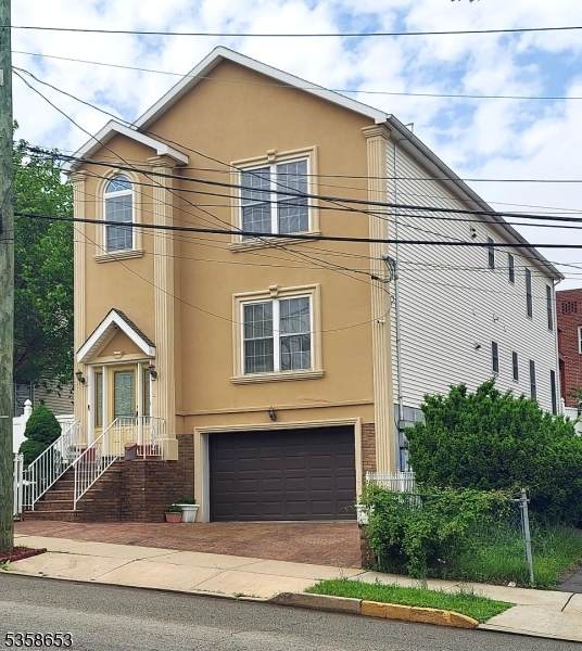 547 11Th Ave - Photo 1