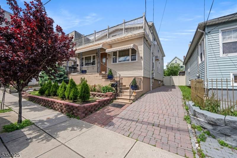 263 Morningside Ave - Photo 1