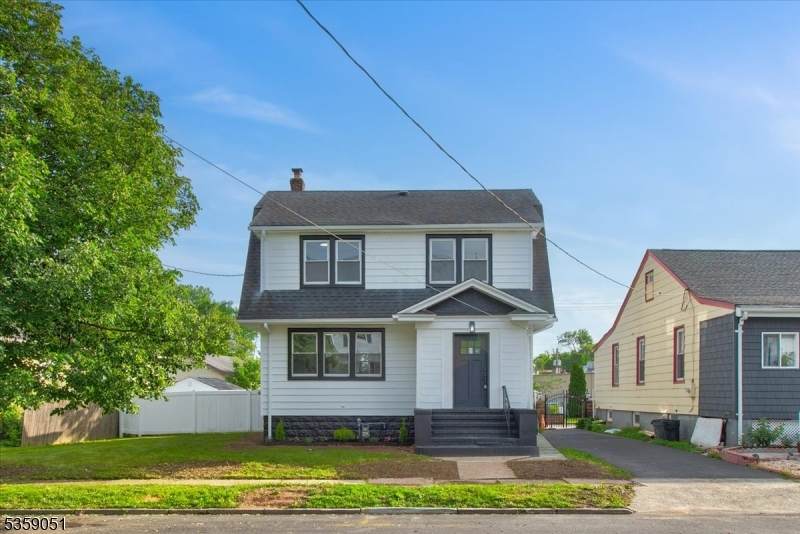 172 W Inman Ave - Photo 1