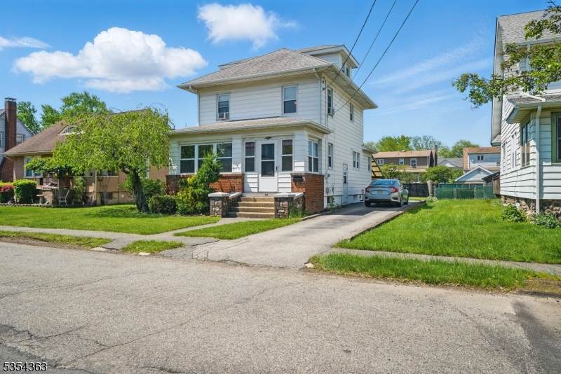 149 Roessler St - Photo 1