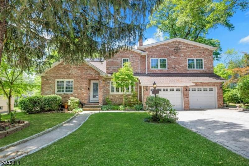23 Sheridan Ave - Photo 1