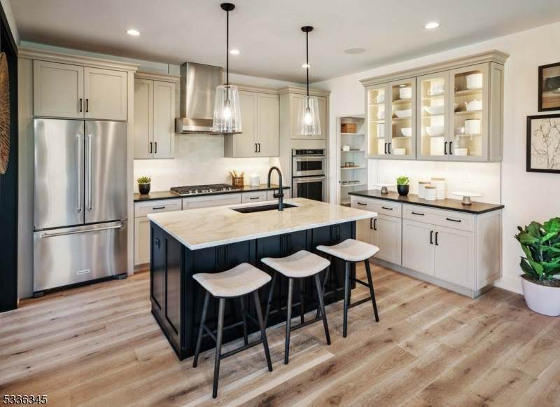 17 Blackmoor Ln - Photo 1