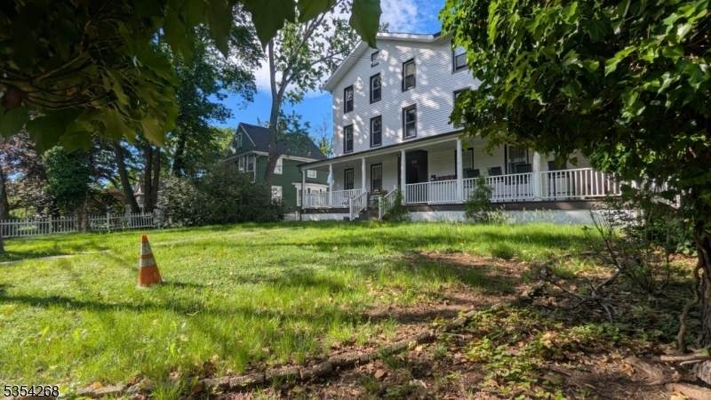 810 Leland Ave - Photo 1