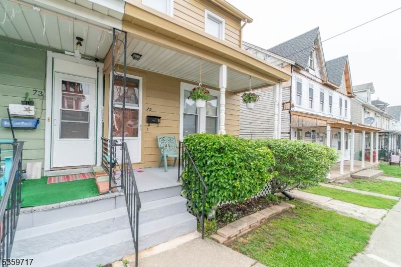 75 Glen Ave - Photo 1