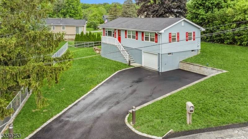 39 Lincoln Ave - Photo 1