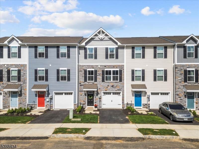 52 Limestone Blvd - Photo 1