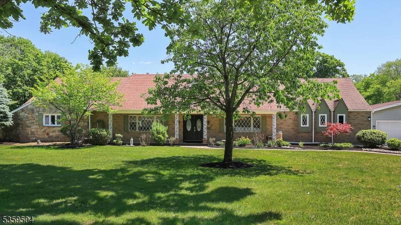700 Schoolhouse Ln - Photo 1