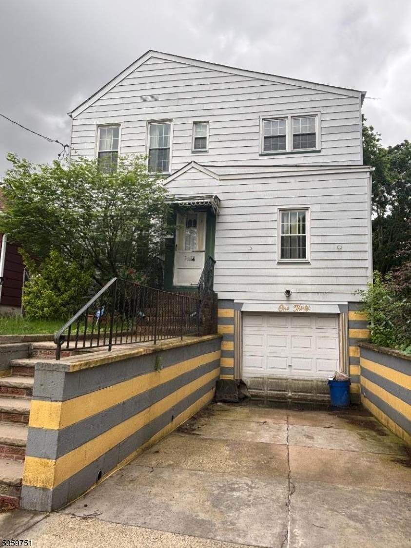 130 Riverview Ave - Photo 1