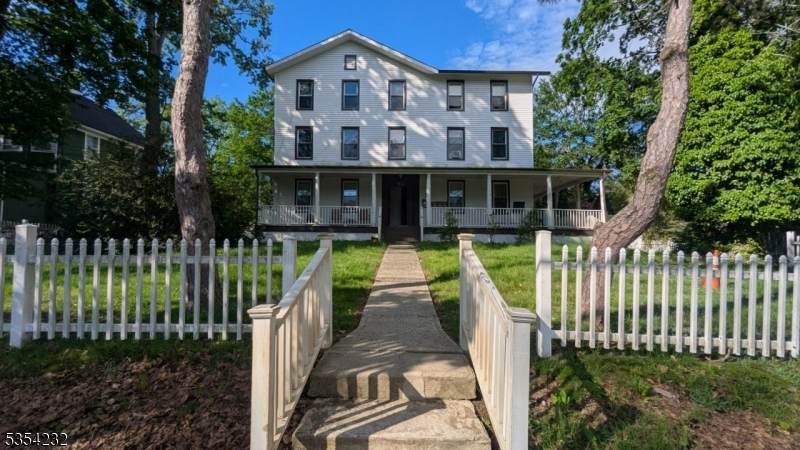 810 Leland Ave - Photo 1