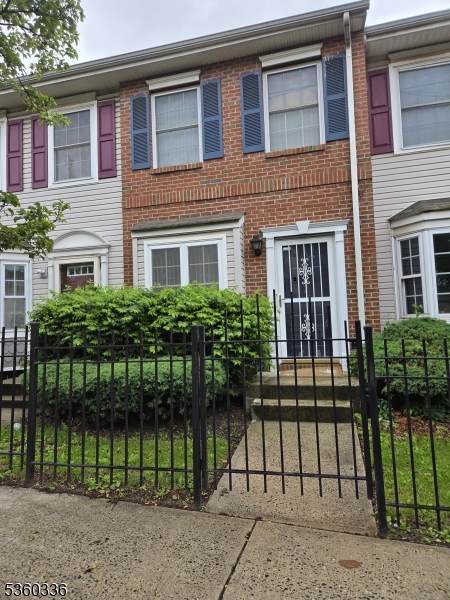 292 W Kinney St - Photo 1