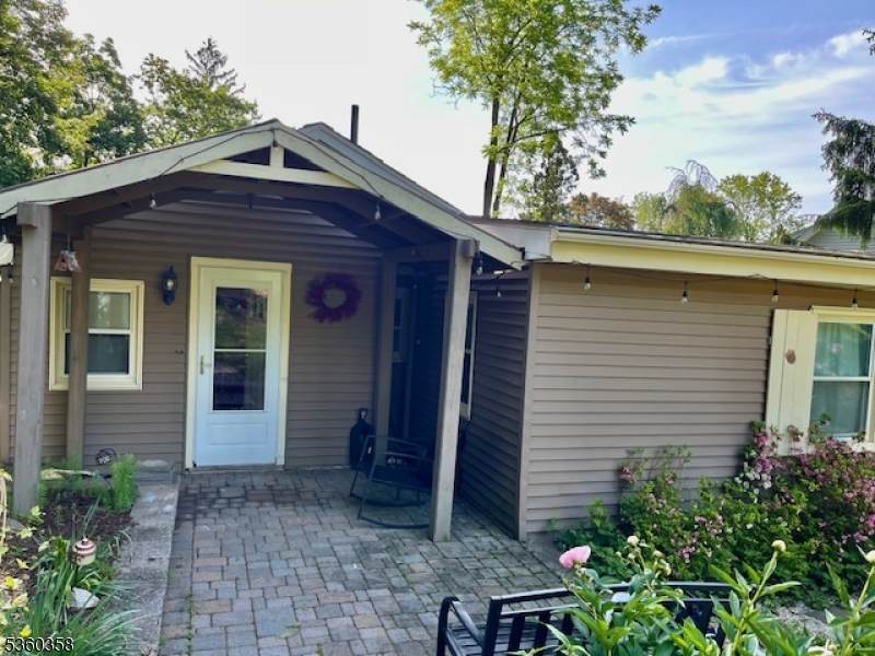27 Whitewood Dr - Photo 1