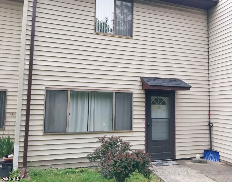 281 Reynolds Ter - Photo 1