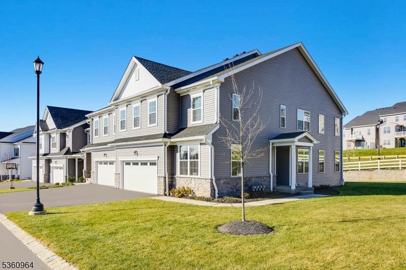 68 Eastwood Ter - Photo 1