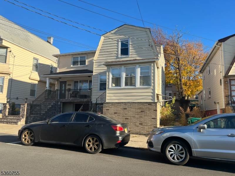 118 Maple St - Photo 1