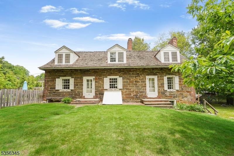 58 Maple Ave - Photo 1