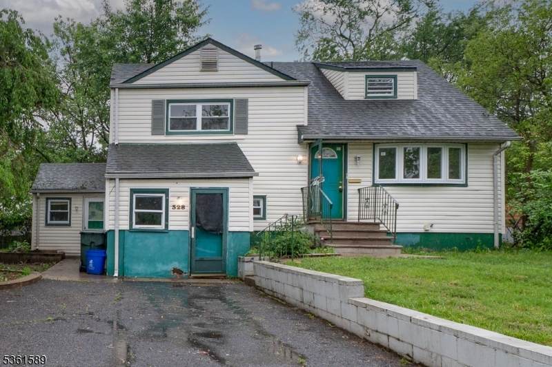 328 Ralph St - Photo 1