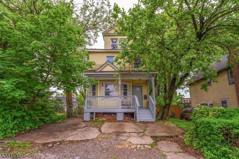 177 E Hazelwood Ave - Photo 1