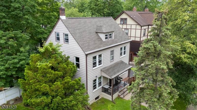 166 Lincoln St - Photo 1