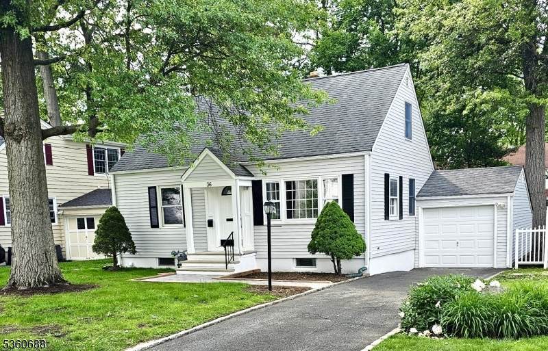 36 Webster Ave - Photo 1