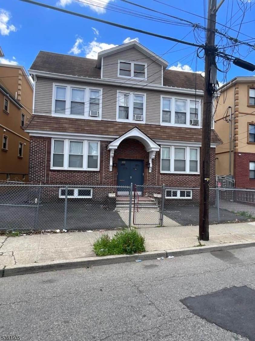 112 Paine Ave - Photo 1