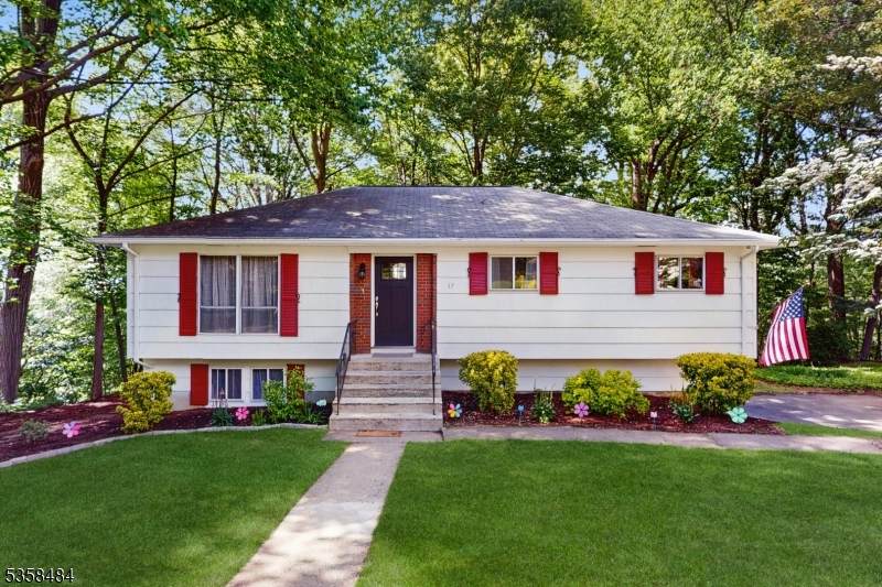 17 Sunset Dr - Photo 1