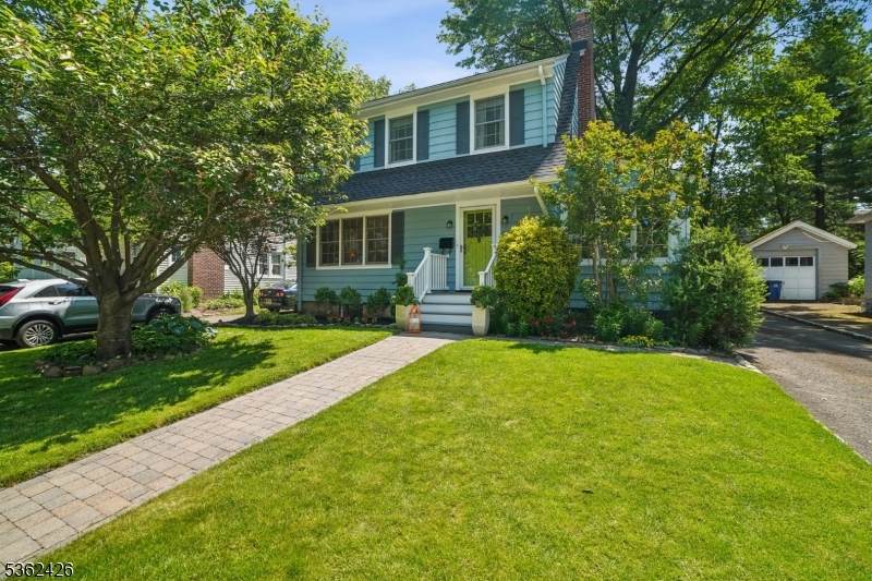 534 Summit Ave - Photo 1