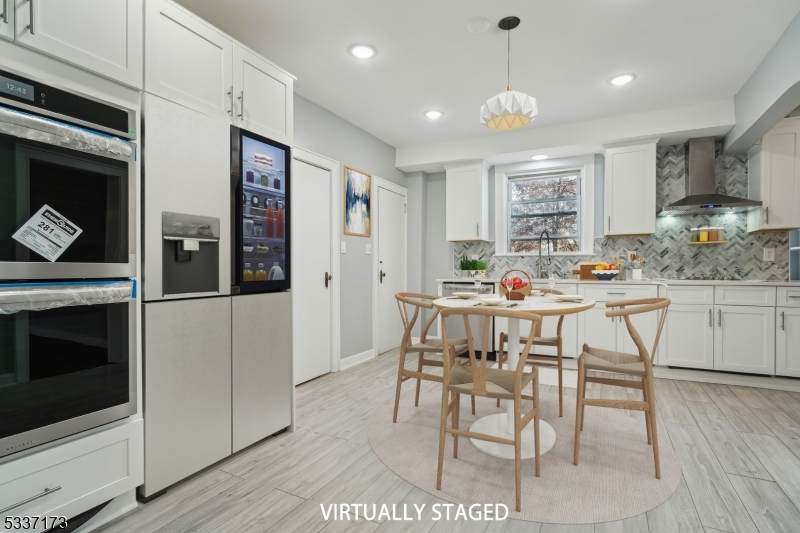 1016 Chancellor Ave - Photo 1
