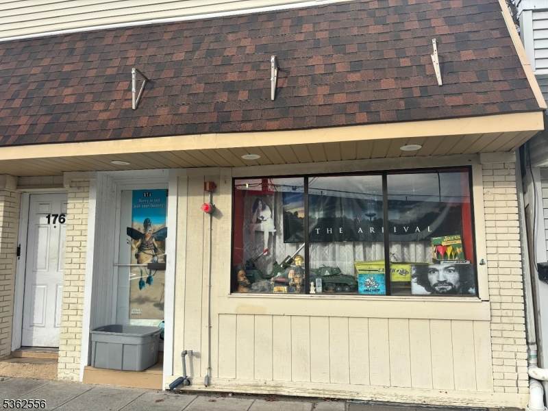 174 Main St - Photo 1