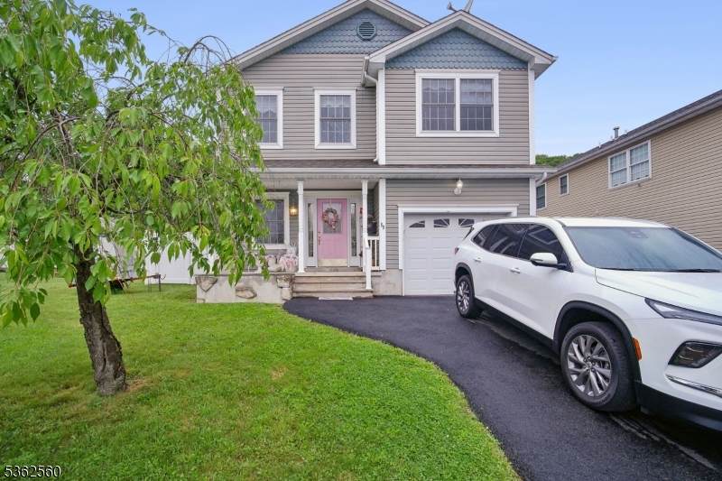 59 Guy St - Photo 1