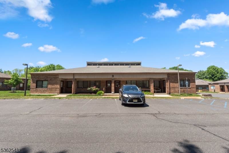 303 Candlewood Cmns - Photo 1
