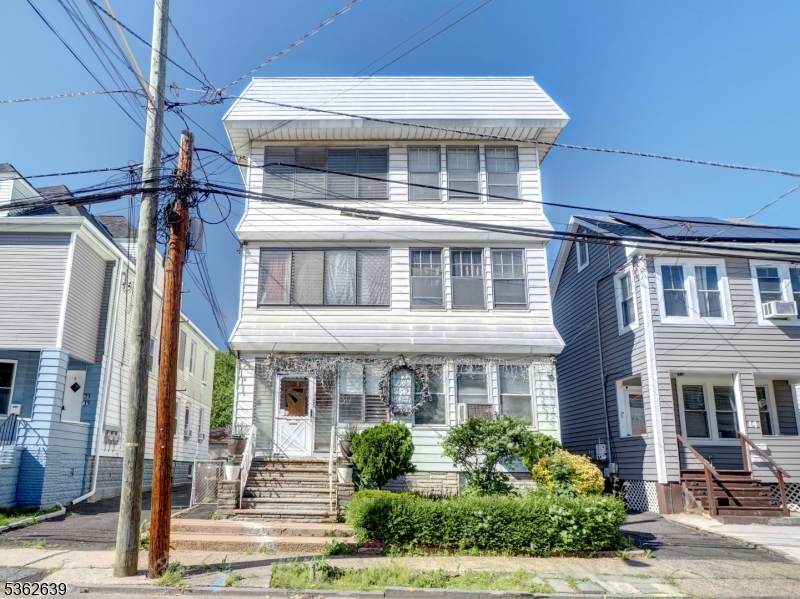 16 Allen St - Photo 1