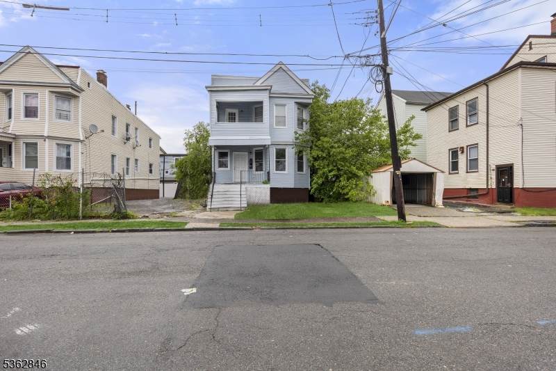 216 Oakwood Pl - Photo 1