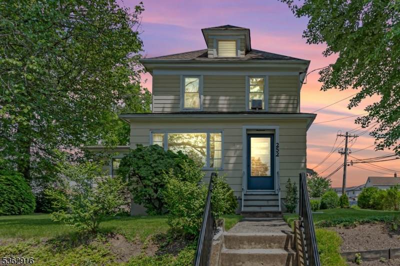 252 Boulevard - Photo 1