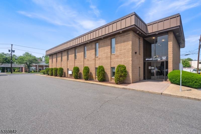 1093 Raritan Rd - Photo 1