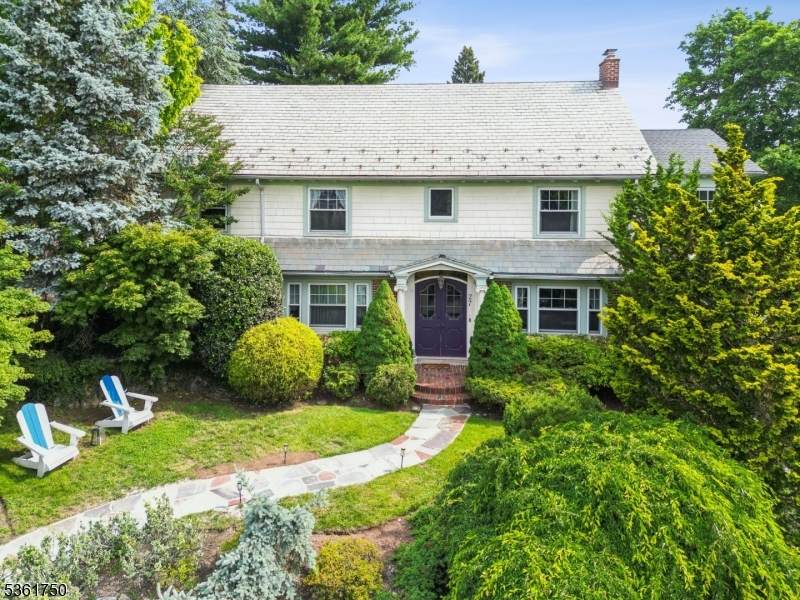 27 Fairway Dr - Photo 1
