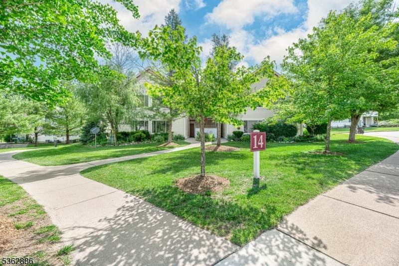 147 Falcon Ridge Way - Photo 1