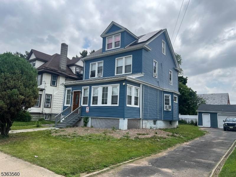 900 Sanford Ave - Photo 1