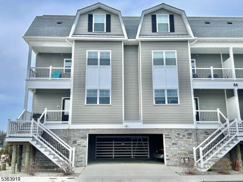 64 Sheridan Ave - Photo 1