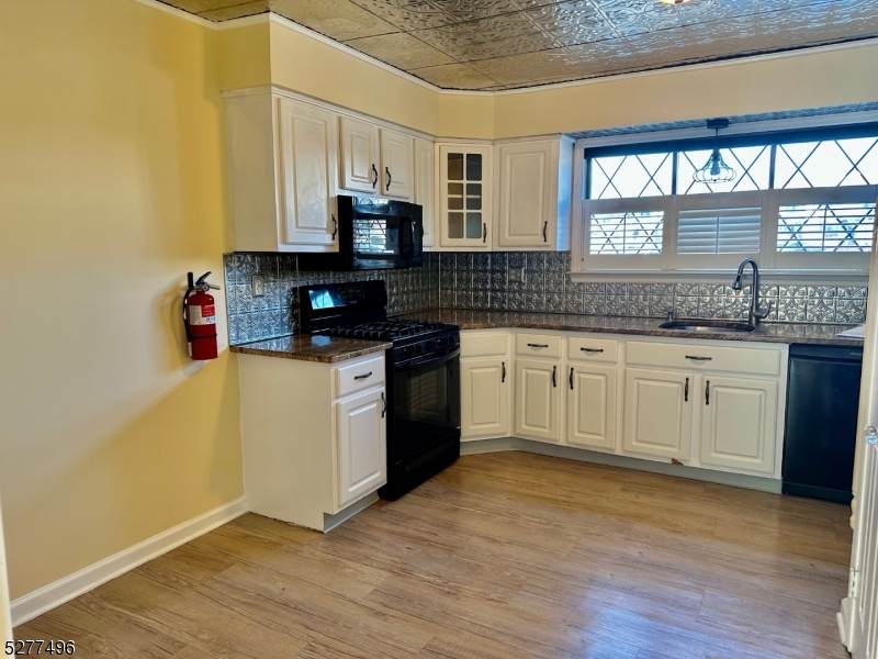 180 Wildflower Ln - Photo 1