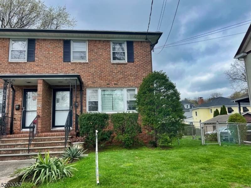 29 Morris Ave - Photo 1